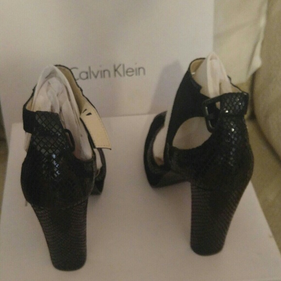 Shoes - Picture 2 of 4